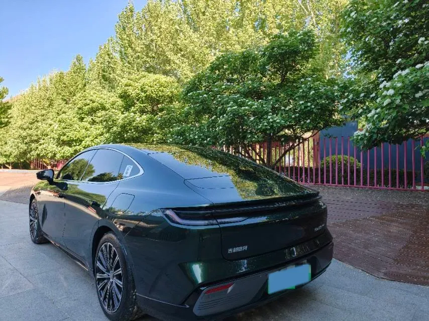 2025 Geely Galaxy Starshine 8 1.5T 163HP L4 3DHT PHEV 27.69KWH,autocango,china used car exporter,china ev exporter,chinese used car exporter,chinese used ev exporter