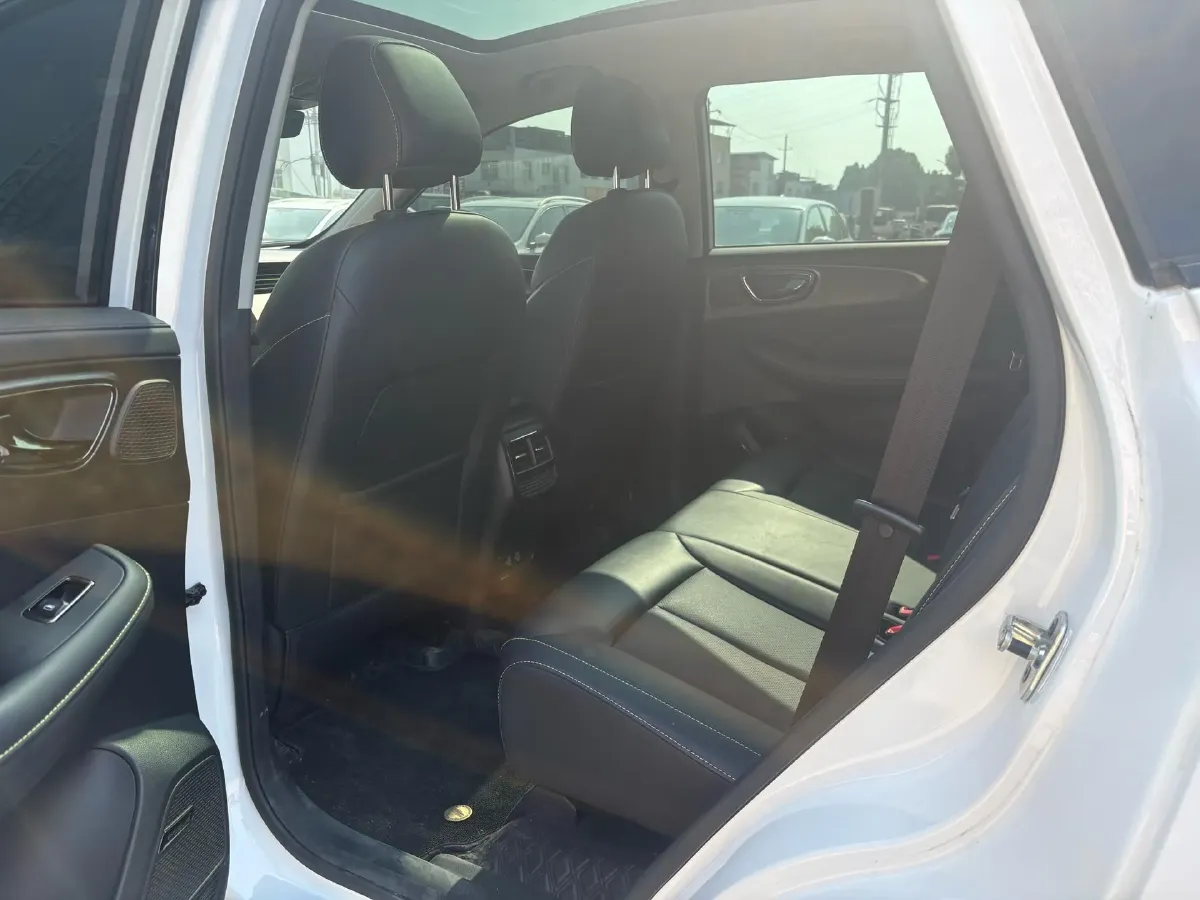 2023 Roewe RX5 1.5T 181HP L4 7DCT,autocango,china used car exporter,china ev exporter,chinese used car exporter,chinese used ev exporter