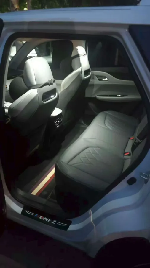 2024 ChangAn UNI-Z 1.5L 98HP L4 E-CVT PHEV 18.4KWH,autocango,china used car exporter,china ev exporter,chinese used car exporter,chinese used ev exporter
