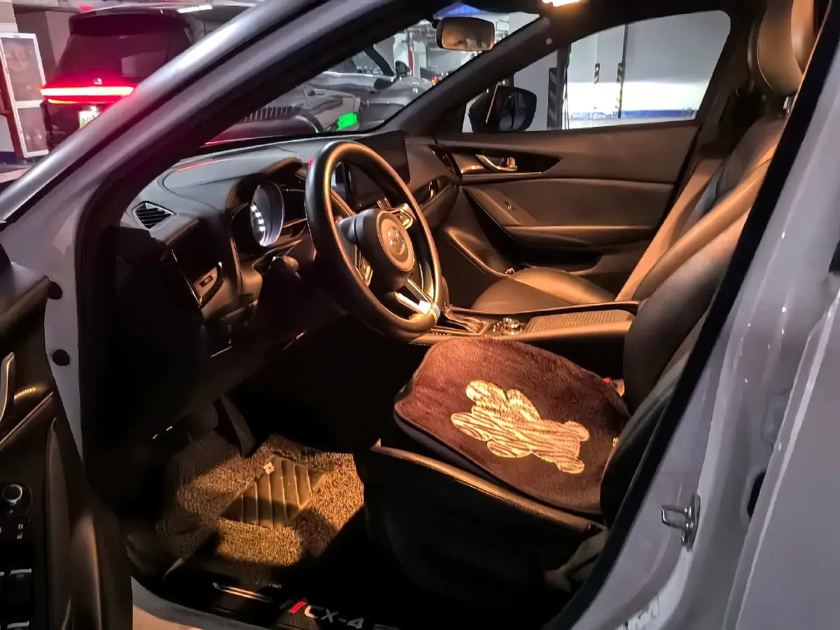 2021 Mazda CX-4 2.0L 158HP L4 6AT,autocango,china used car exporter,china ev exporter,chinese used car exporter,chinese used ev exporter