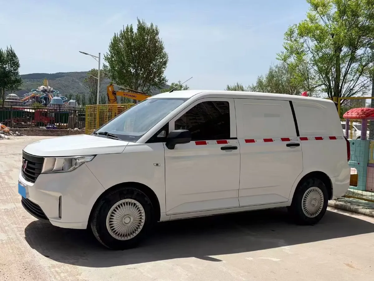 2019 WuLing HongGuang Plus 1.5T 147HP L4 6MT,autocango,china used car exporter,china ev exporter,chinese used car exporter,chinese used ev exporter