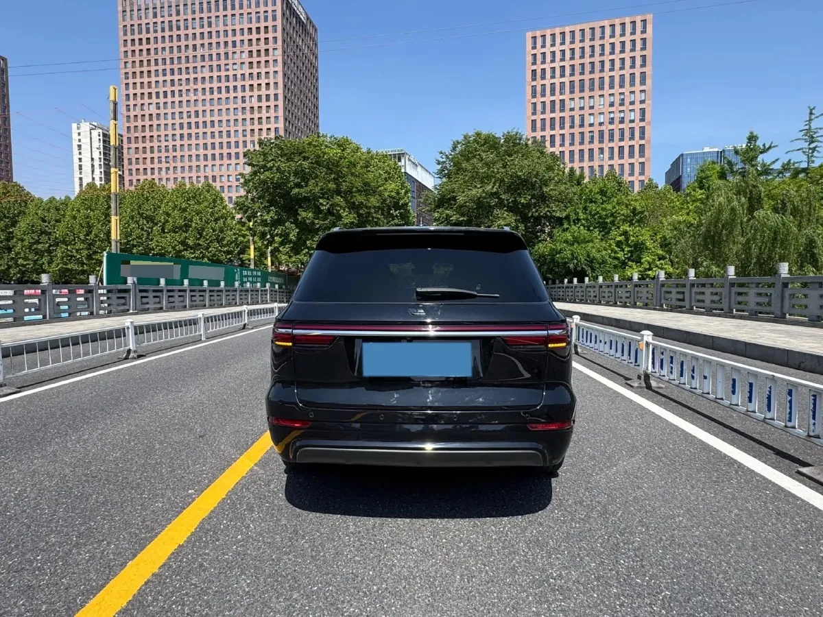 2020 Li ONE Range Extended 131HP REEV 40.5KWH,autocango,china used car exporter,china ev exporter,chinese used car exporter,chinese used ev exporter