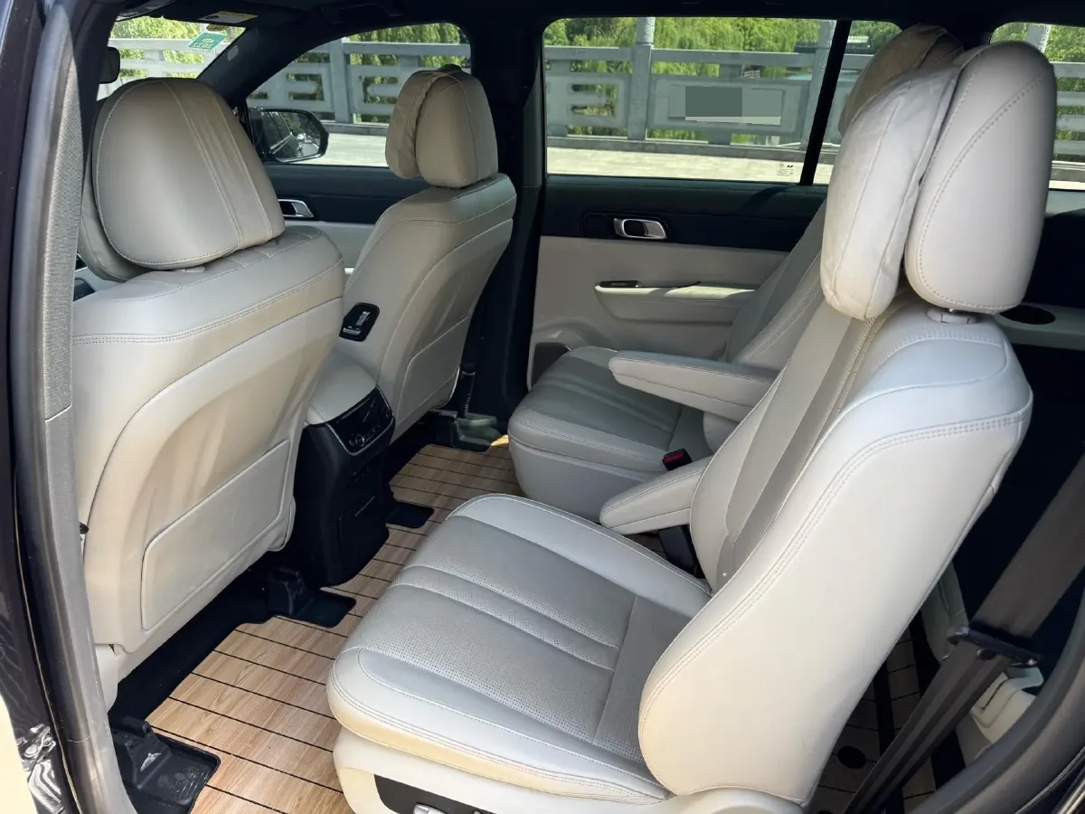 2020 Li ONE Range Extended 131HP REEV 40.5KWH,autocango,china used car exporter,china ev exporter,chinese used car exporter,chinese used ev exporter