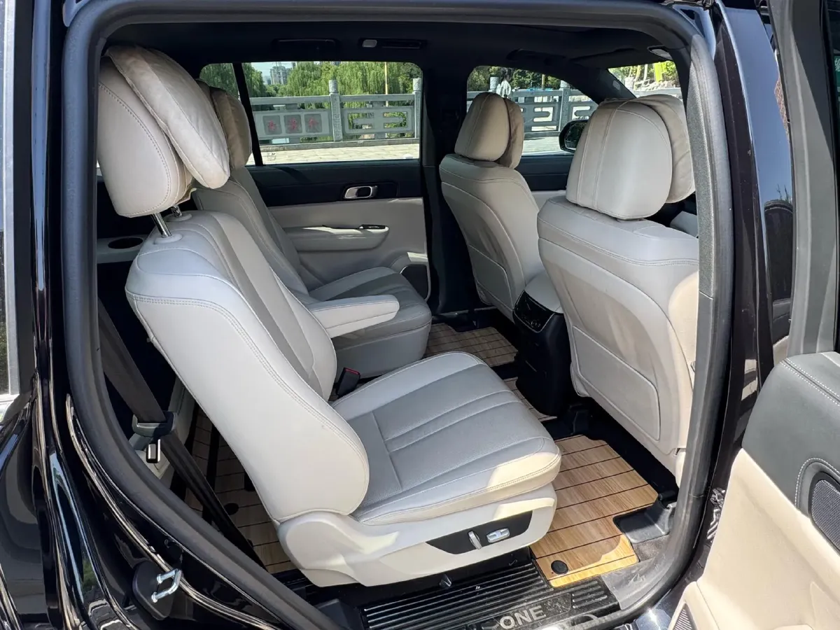 2020 Li ONE Range Extended 131HP REEV 40.5KWH,autocango,china used car exporter,china ev exporter,chinese used car exporter,chinese used ev exporter