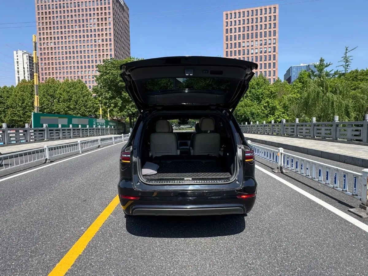2020 Li ONE Range Extended 131HP REEV 40.5KWH,autocango,china used car exporter,china ev exporter,chinese used car exporter,chinese used ev exporter