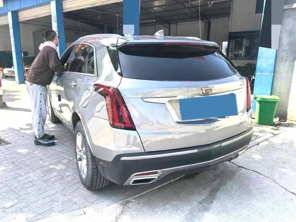 2022 Cadillac XT5 2.0T 237HP L4 9AT,autocango,china used car exporter,china ev exporter,chinese used car exporter,chinese used ev exporter