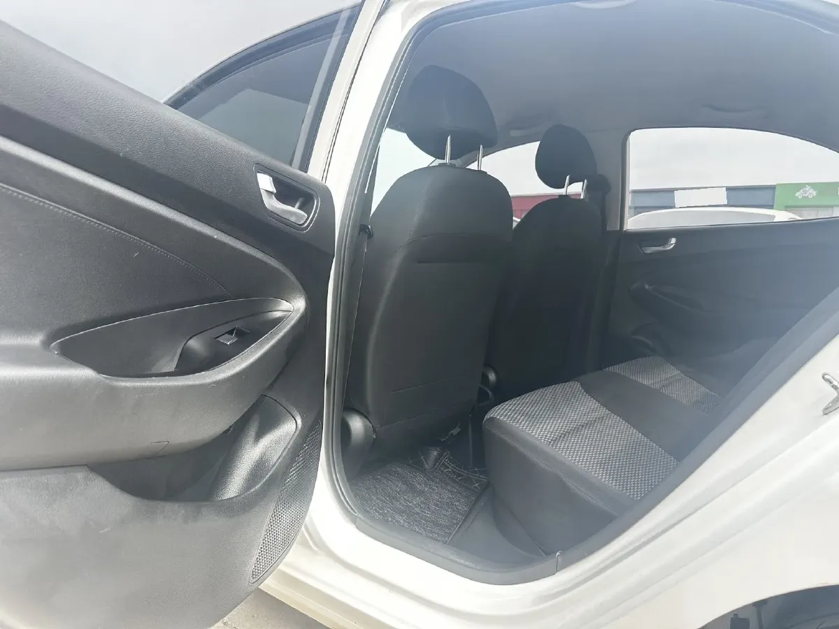 2017 Hyundai Reina 1.4L 95HP L4 5MT,autocango,china used car exporter,china ev exporter,chinese used car exporter,chinese used ev exporter