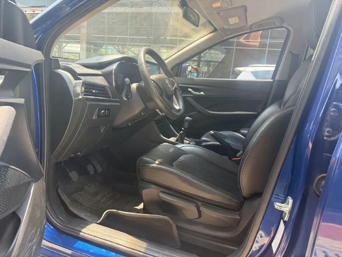 2018 BaoJun 360 1.5L 112HP L4 6MT,autocango,china used car exporter,china ev exporter,chinese used car exporter,chinese used ev exporter