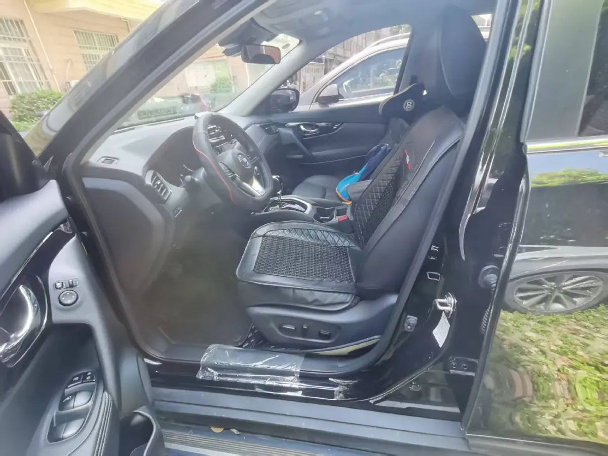 2023 Nissan X-Trail 2.0L 151HP L4 CVT,autocango,china used car exporter,china ev exporter,chinese used car exporter,chinese used ev exporter
