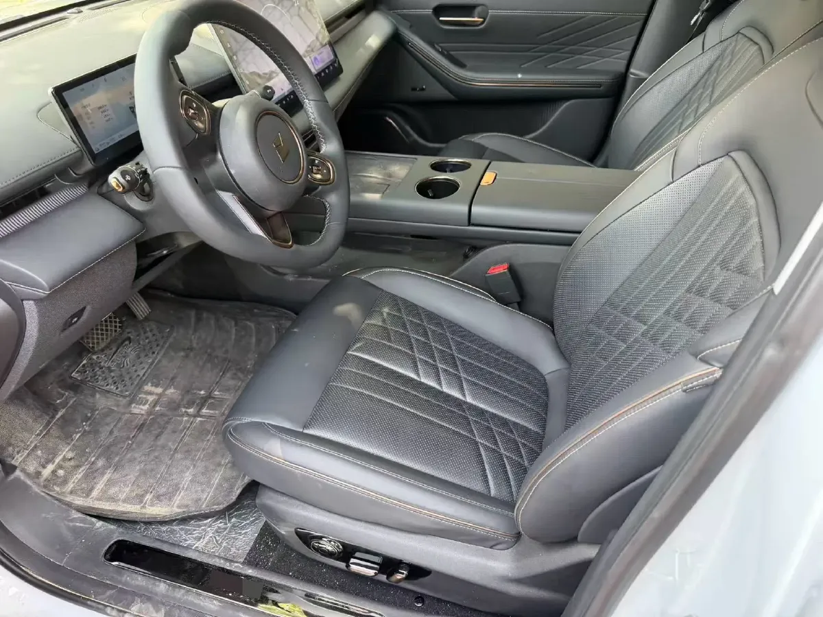 2025 BaoJun XiangJing 1.5T 143HP L4 1DHT PHEV,autocango,china used car exporter,china ev exporter,chinese used car exporter,chinese used ev exporter