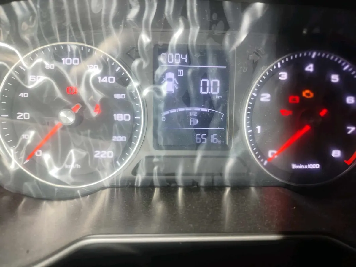 2020 Roewe RX3 1.6L 125HP L4 5MT,autocango,china used car exporter,china ev exporter,chinese used car exporter,chinese used ev exporter