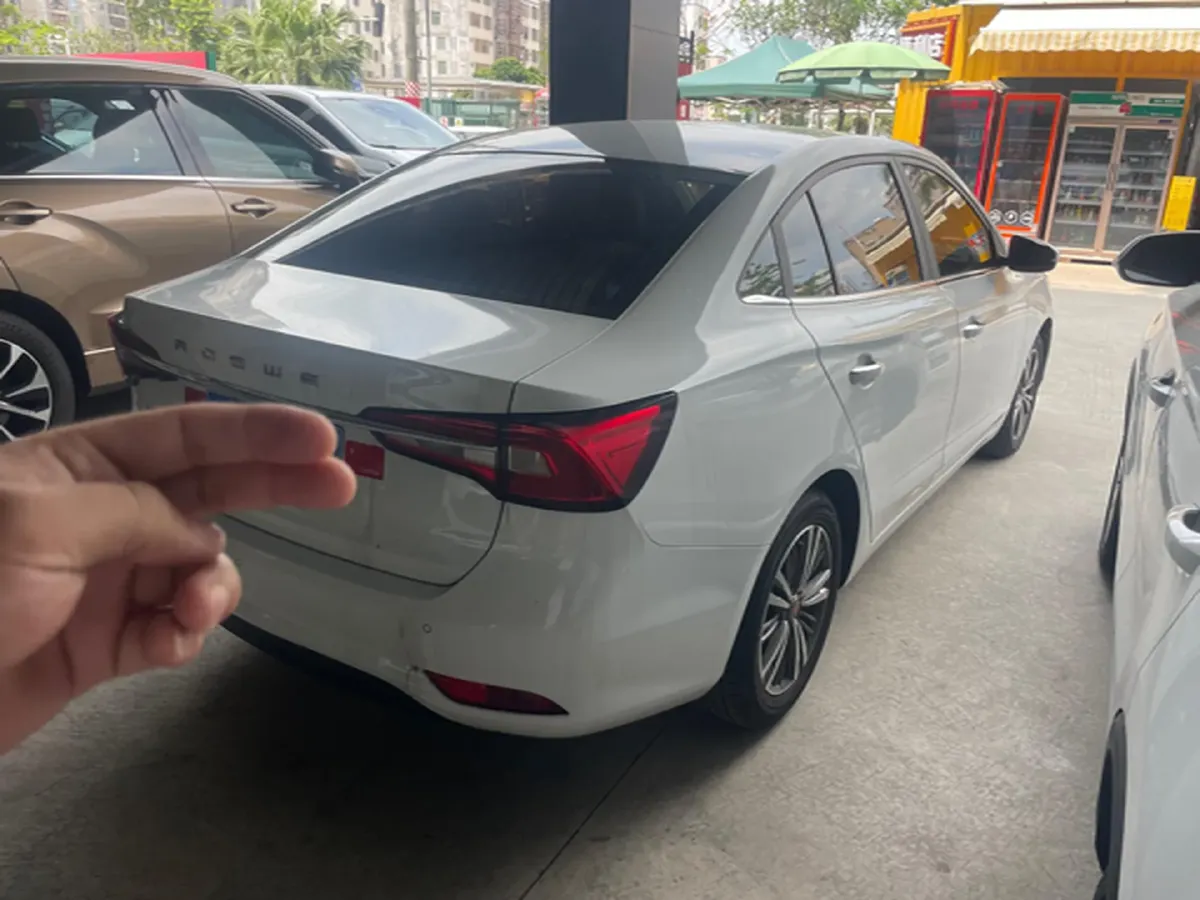2019 Roewe i5 1.5L 120HP L4 5MT,autocango,china used car exporter,china ev exporter,chinese used car exporter,chinese used ev exporter