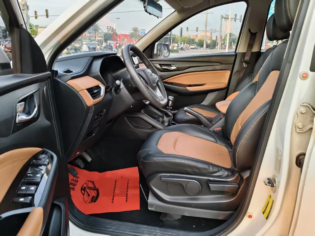 2019 WuLing HongGuang S3 1.5L 99HP L4 6MT,autocango,china used car exporter,china ev exporter,chinese used car exporter,chinese used ev exporter