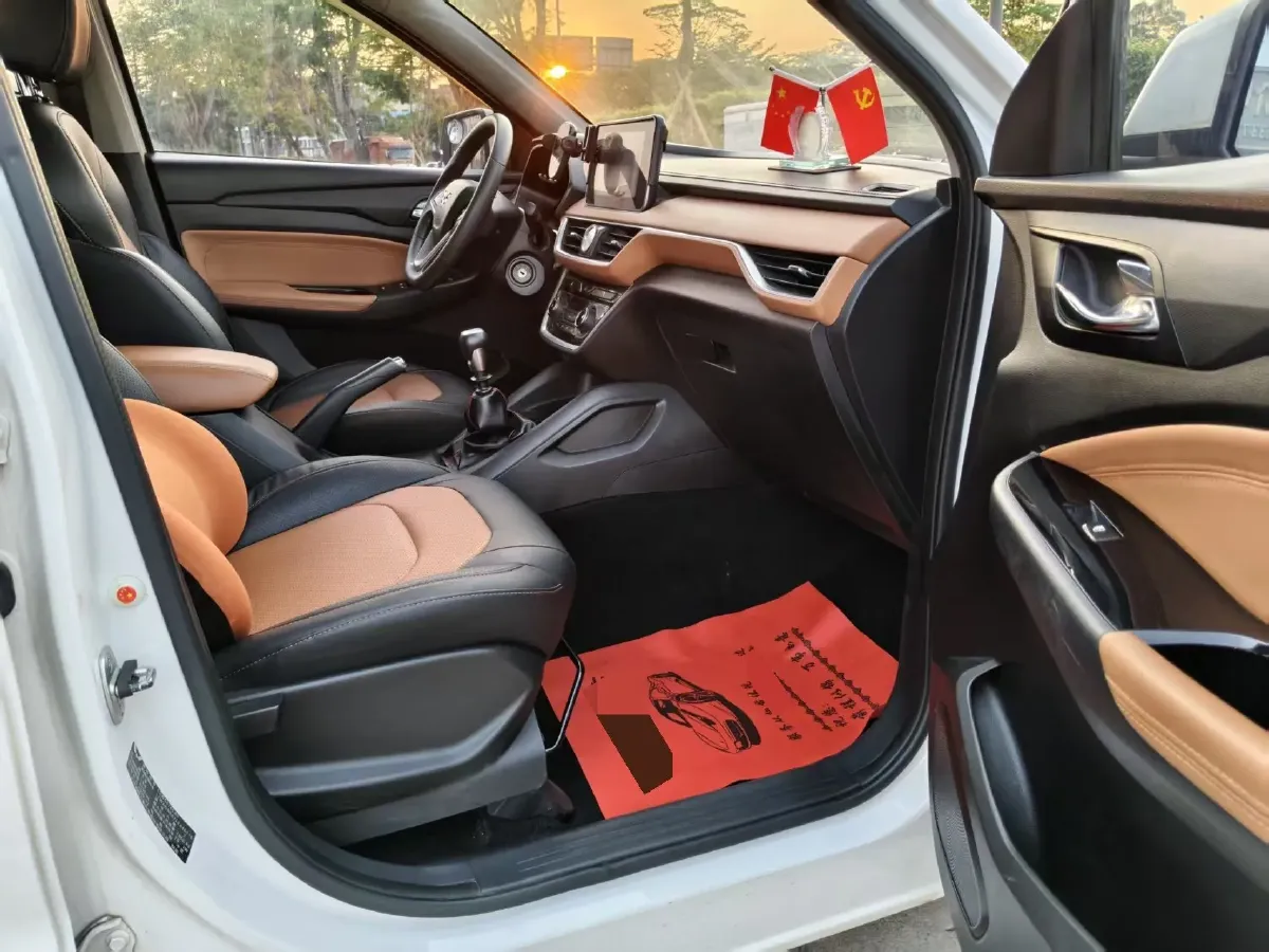 2019 WuLing HongGuang S3 1.5L 99HP L4 6MT,autocango,china used car exporter,china ev exporter,chinese used car exporter,chinese used ev exporter
