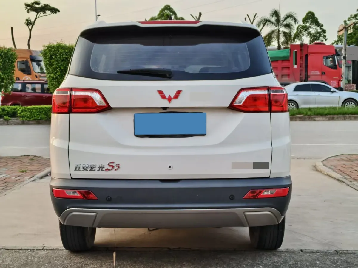 2019 WuLing HongGuang S3 1.5L 99HP L4 6MT,autocango,china used car exporter,china ev exporter,chinese used car exporter,chinese used ev exporter