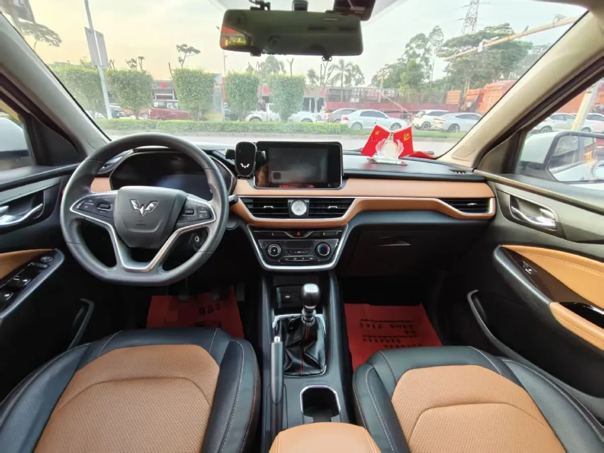 2019 WuLing HongGuang S3 1.5L 99HP L4 6MT,autocango,china used car exporter,china ev exporter,chinese used car exporter,chinese used ev exporter