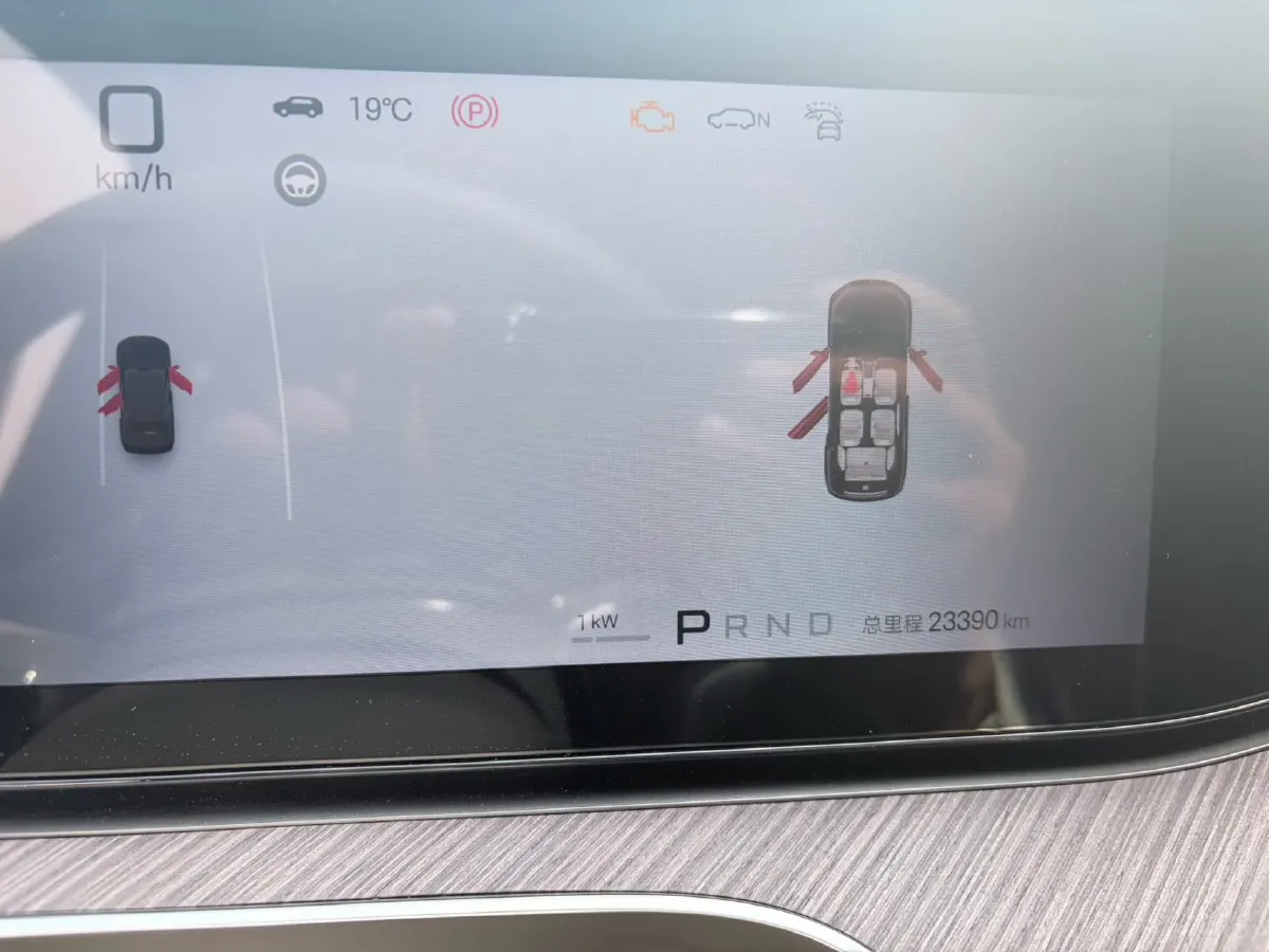 2025 Denza DenzaN9 2.0T 207HP L4 E-CVT PHEV,autocango,china used car exporter,china ev exporter,chinese used car exporter,chinese used ev exporter