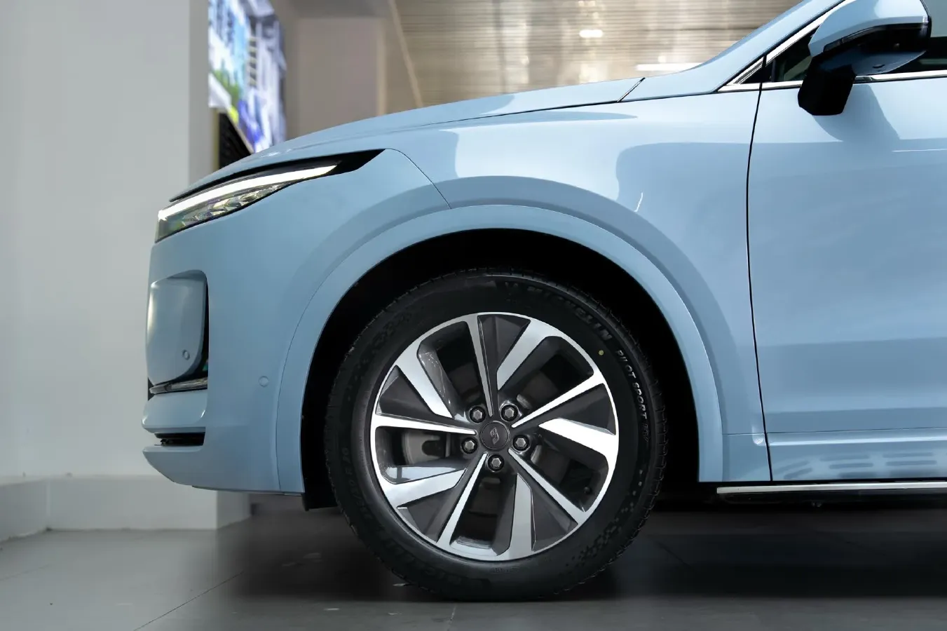 2021 Li ONE Range Extended 131HP REEV 40.5KWH,autocango,china used car exporter,china ev exporter,chinese used car exporter,chinese used ev exporter