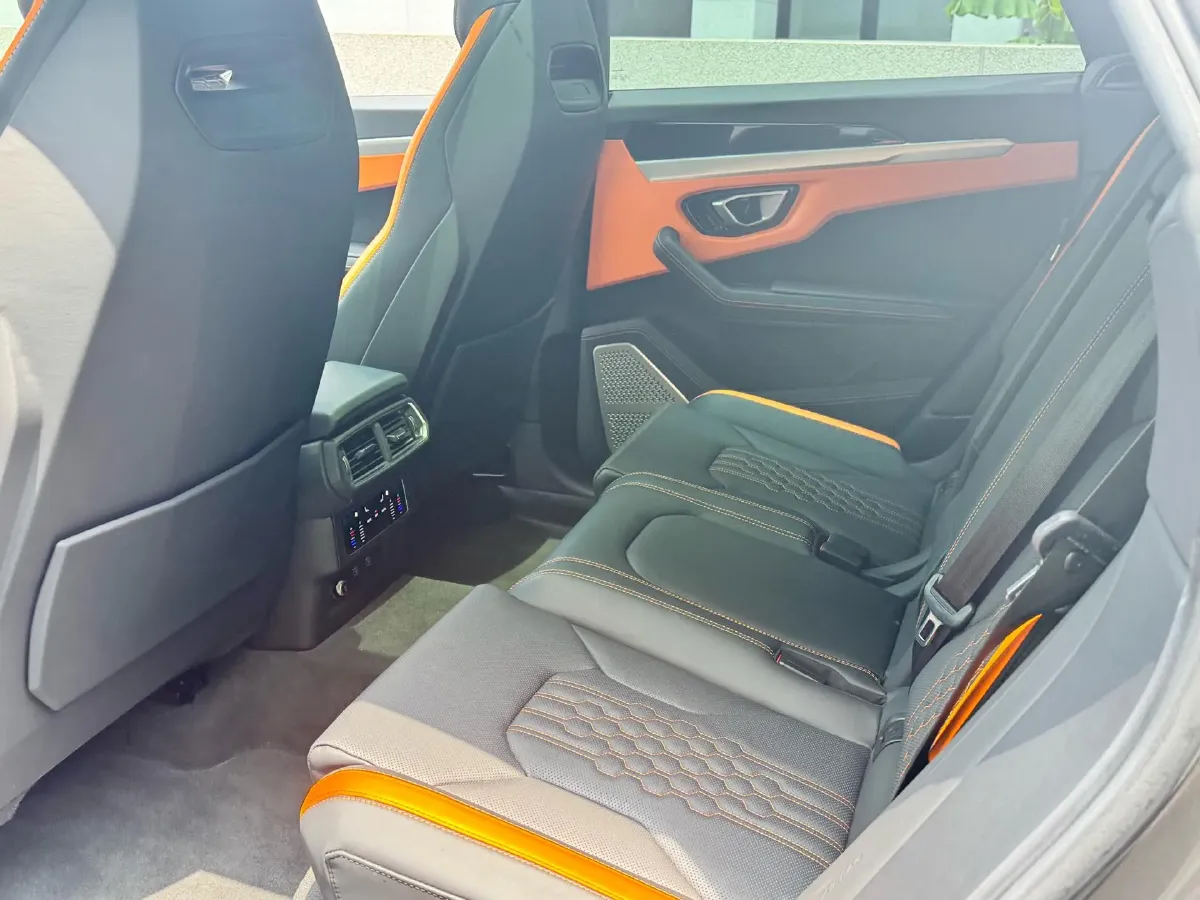 2023 Lamborghini Urus 4.0T 641HP V8 8AT,autocango,china used car exporter,china ev exporter,chinese used car exporter,chinese used ev exporter
