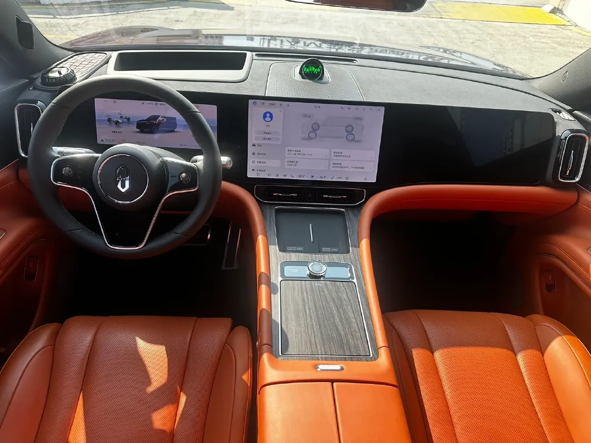 2025 AITO AITO M9 REEV 160HP REEV 52KWH,autocango,china used car exporter,china ev exporter,chinese used car exporter,chinese used ev exporter