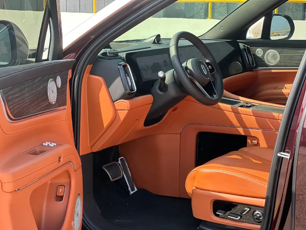 2025 AITO AITO M9 REEV 160HP REEV 52KWH,autocango,china used car exporter,china ev exporter,chinese used car exporter,chinese used ev exporter