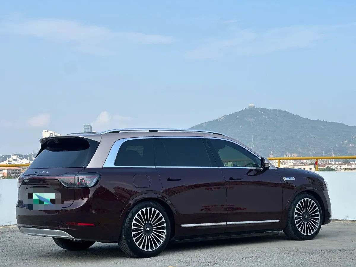 2025 AITO AITO M9 REEV 160HP REEV 52KWH,autocango,china used car exporter,china ev exporter,chinese used car exporter,chinese used ev exporter