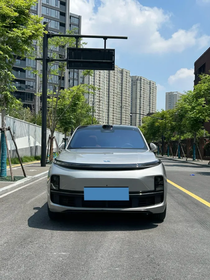 2022 Li L9 Range Extended 154HP REEV 42.6KWH,autocango,china used car exporter,china ev exporter,chinese used car exporter,chinese used ev exporter