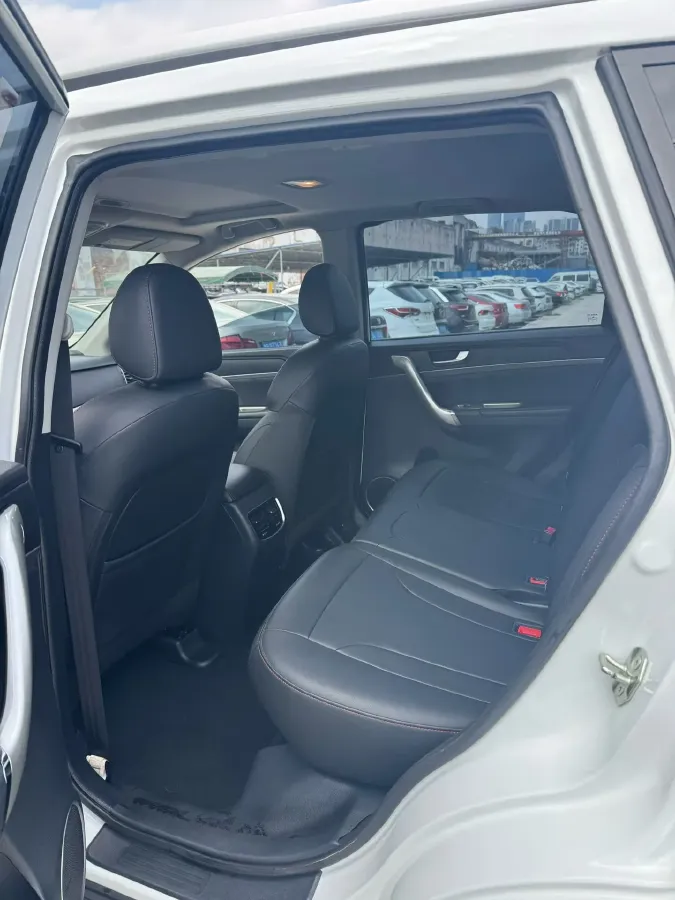 2019 Haval M6 1.5T 150HP L4 6MT,autocango,china used car exporter,china ev exporter,chinese used car exporter,chinese used ev exporter