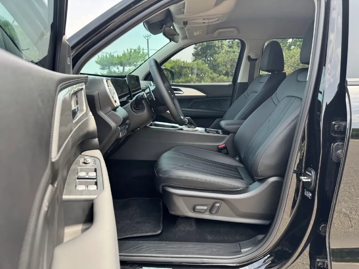 2025 Haval H5 2.0T 224HP L4 8AT,autocango,china used car exporter,china ev exporter,chinese used car exporter,chinese used ev exporter