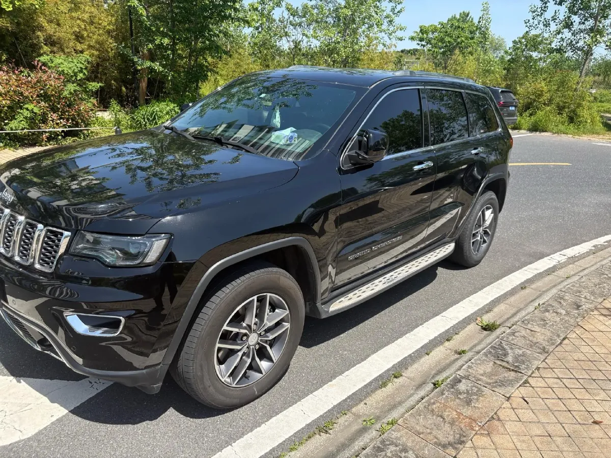 2020 Jeep Grand Cherokee 3.0L 234HP V6 8AT,autocango,china used car exporter,china ev exporter,chinese used car exporter,chinese used ev exporter