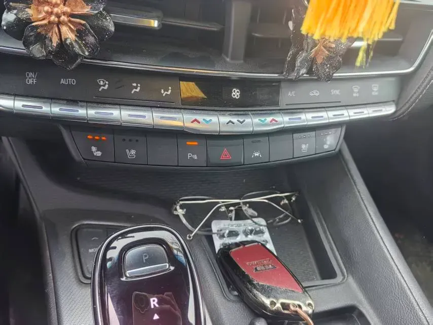 2023 Cadillac CT5 2.0T 237HP L4 10AT,autocango,china used car exporter,china ev exporter,chinese used car exporter,chinese used ev exporter