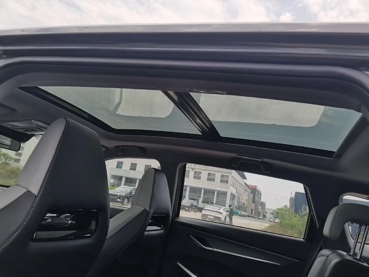 2024 ChangAn CS75 Plus 1.5T 188HP L4 8AT,autocango,china used car exporter,china ev exporter,chinese used car exporter,chinese used ev exporter