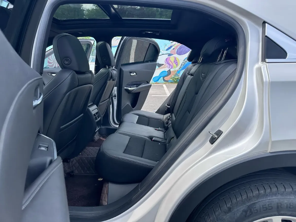 2020 Cadillac XT4 2.0T 241HP L4 9AT,autocango,china used car exporter,china ev exporter,chinese used car exporter,chinese used ev exporter