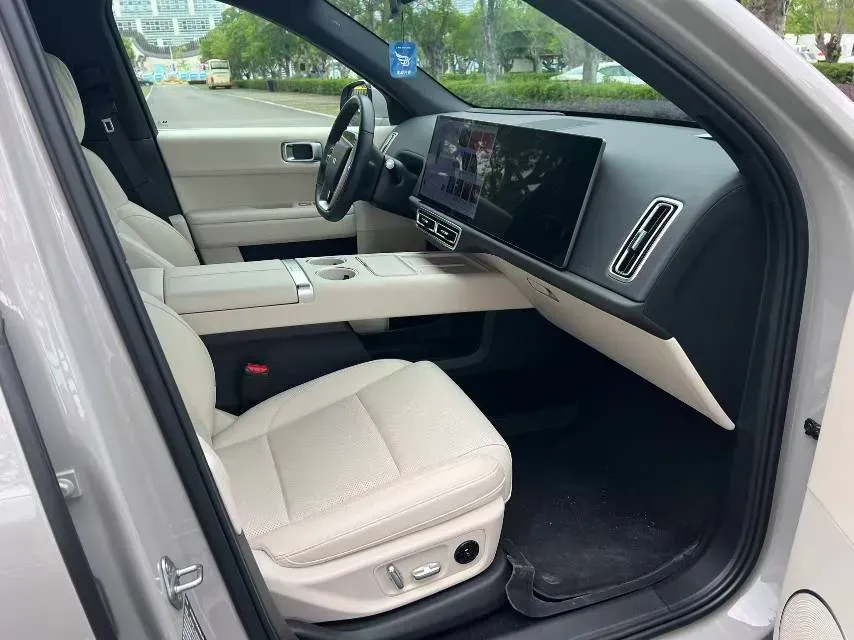 2024 Li L6 Range Extended 154HP L4 REEV 36.8KWH,autocango,china used car exporter,china ev exporter,chinese used car exporter,chinese used ev exporter