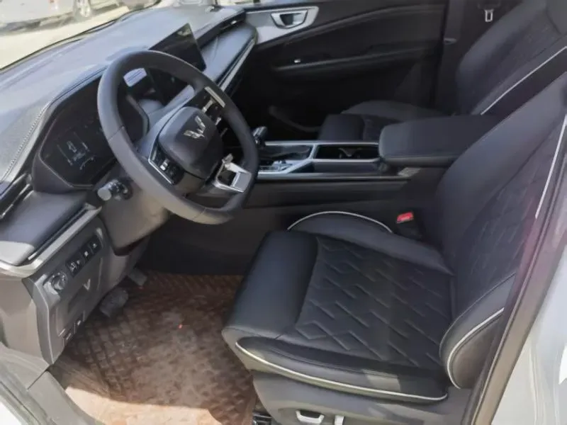 2022 Venucia T60 1.6L 126HP L4 CVT,autocango,china used car exporter,china ev exporter,chinese used car exporter,chinese used ev exporter
