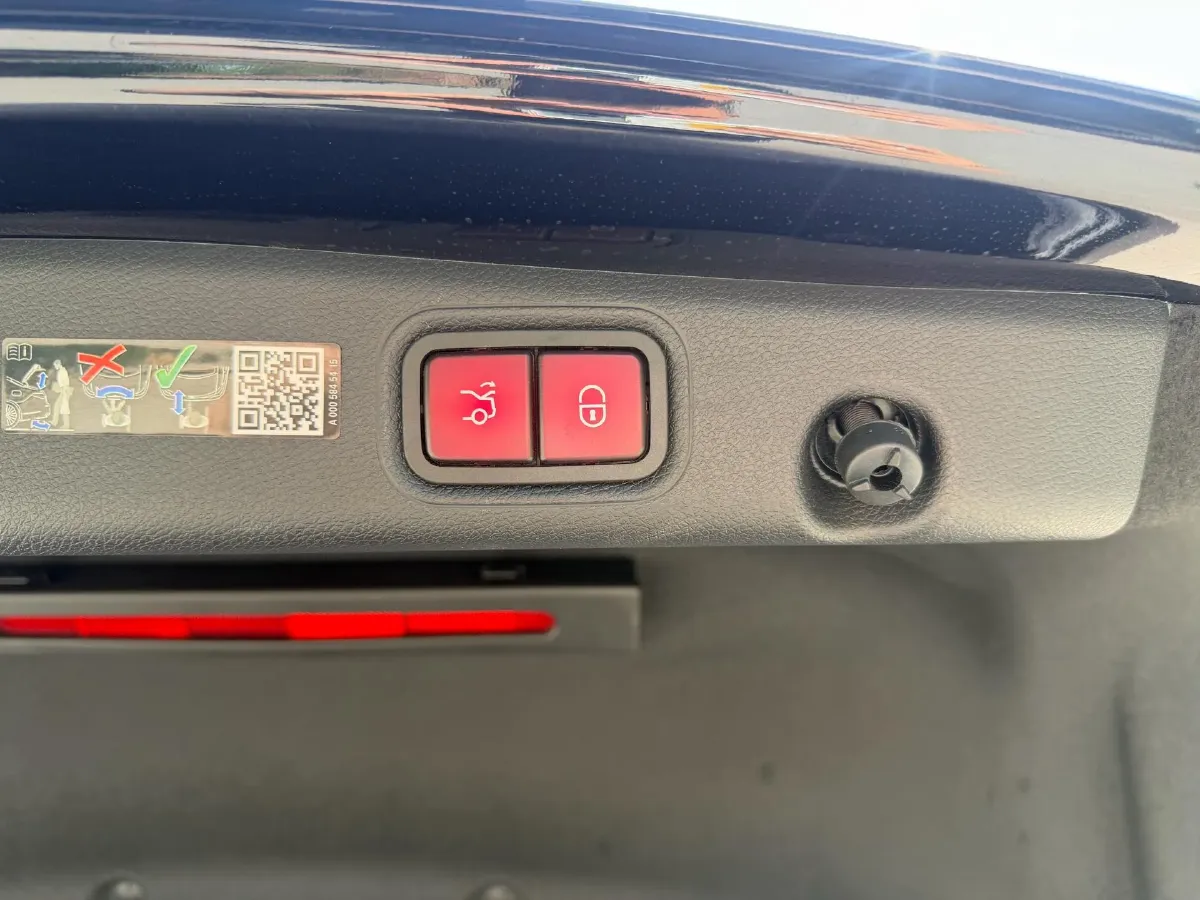2022 Mercedes-Benz GLC Class 2.0T 258HP L4 9AT,autocango,china used car exporter,china ev exporter,chinese used car exporter,chinese used ev exporter