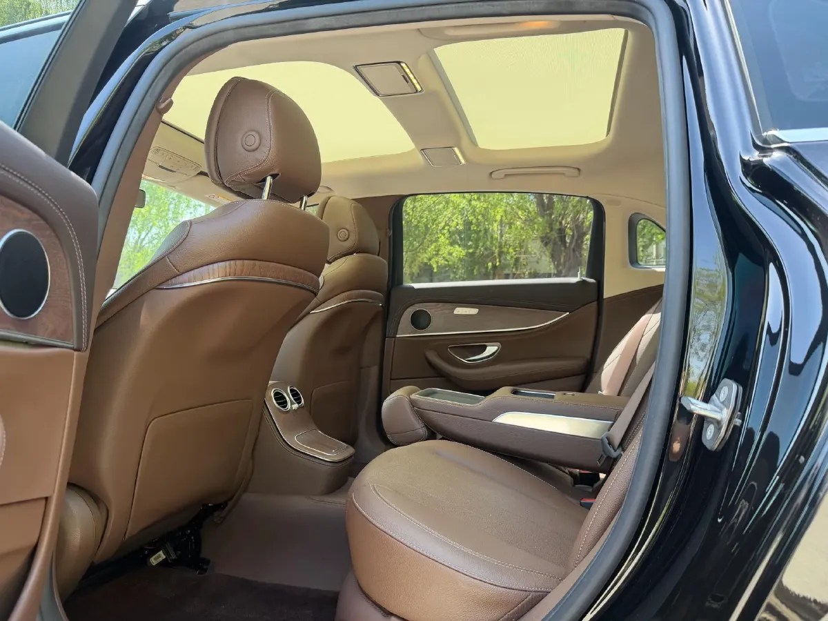 2022 Mercedes-Benz GLC Class 2.0T 258HP L4 9AT,autocango,china used car exporter,china ev exporter,chinese used car exporter,chinese used ev exporter