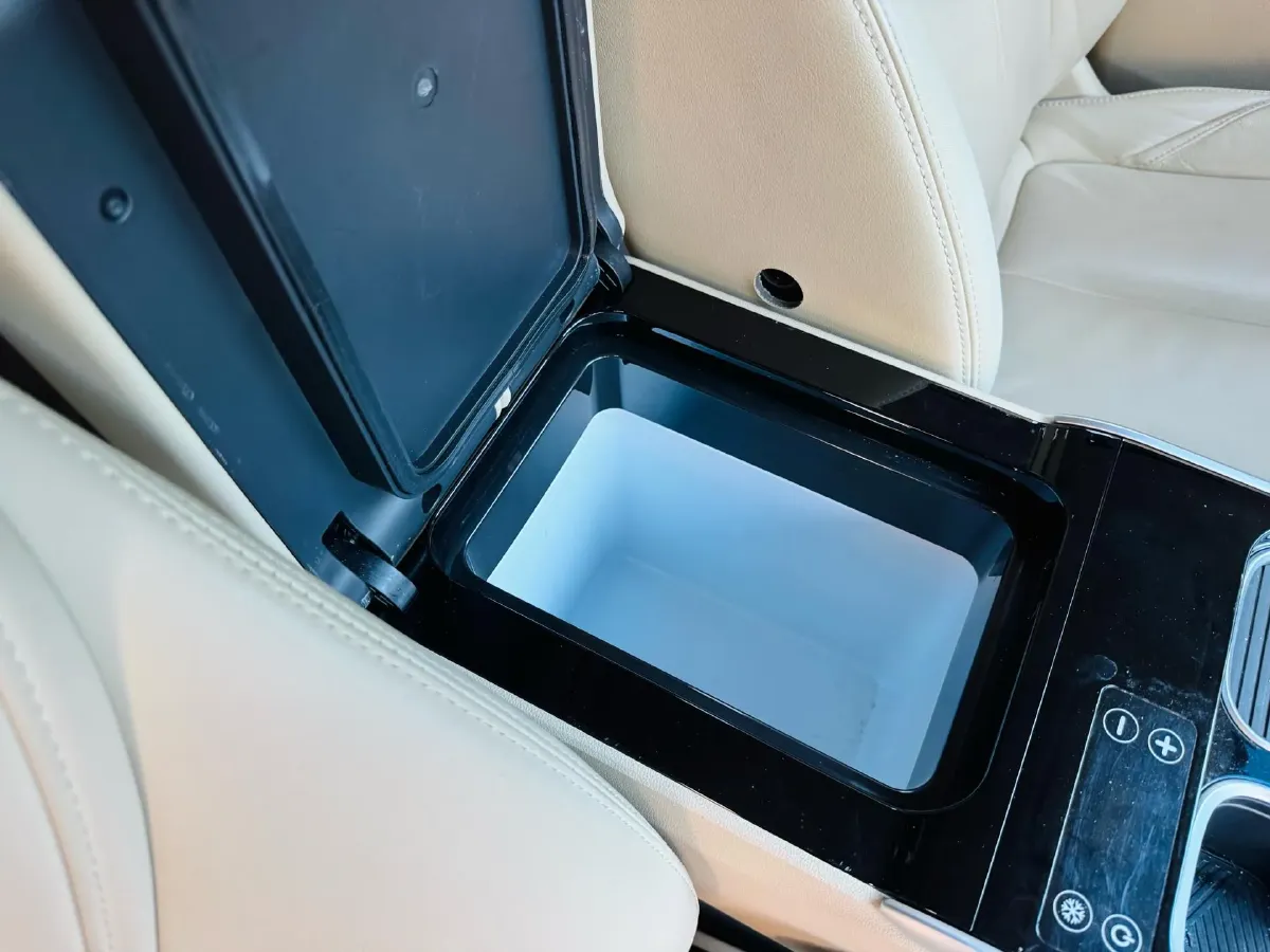 2023 Buick GL8 2.0T 237HP L4 9AT,autocango,china used car exporter,china ev exporter,chinese used car exporter,chinese used ev exporter