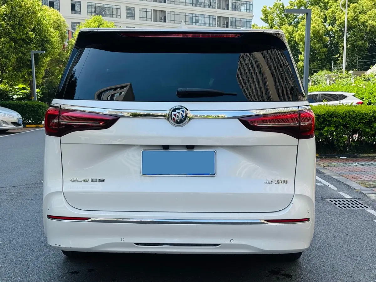 2023 Buick GL8 2.0T 237HP L4 9AT,autocango,china used car exporter,china ev exporter,chinese used car exporter,chinese used ev exporter