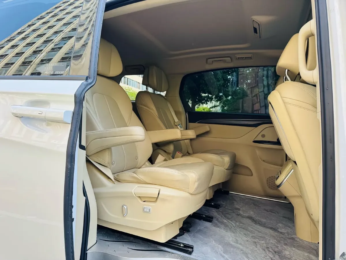 2023 Buick GL8 2.0T 237HP L4 9AT,autocango,china used car exporter,china ev exporter,chinese used car exporter,chinese used ev exporter