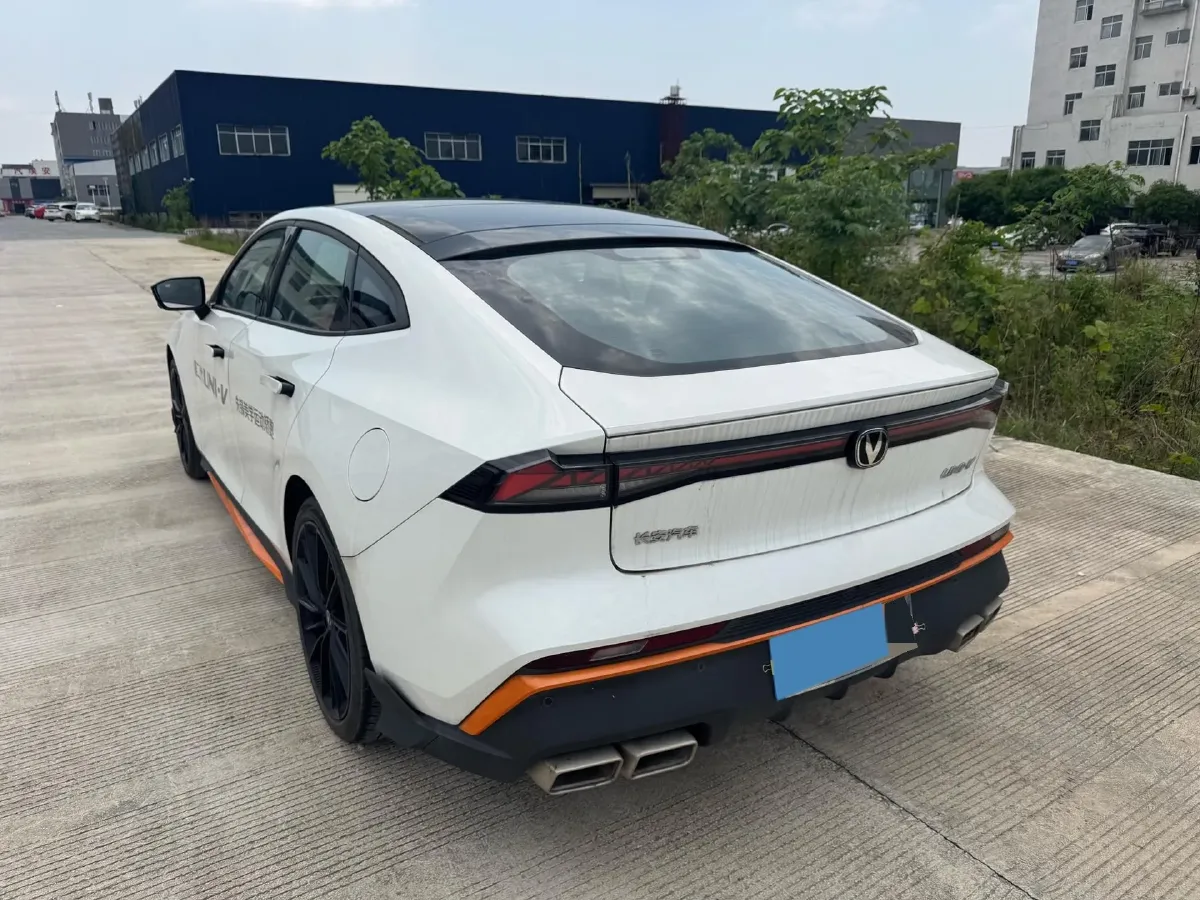 2024 ChangAn UNI-V 1.5T 188HP L4 7DCT,autocango,china used car exporter,china ev exporter,chinese used car exporter,chinese used ev exporter