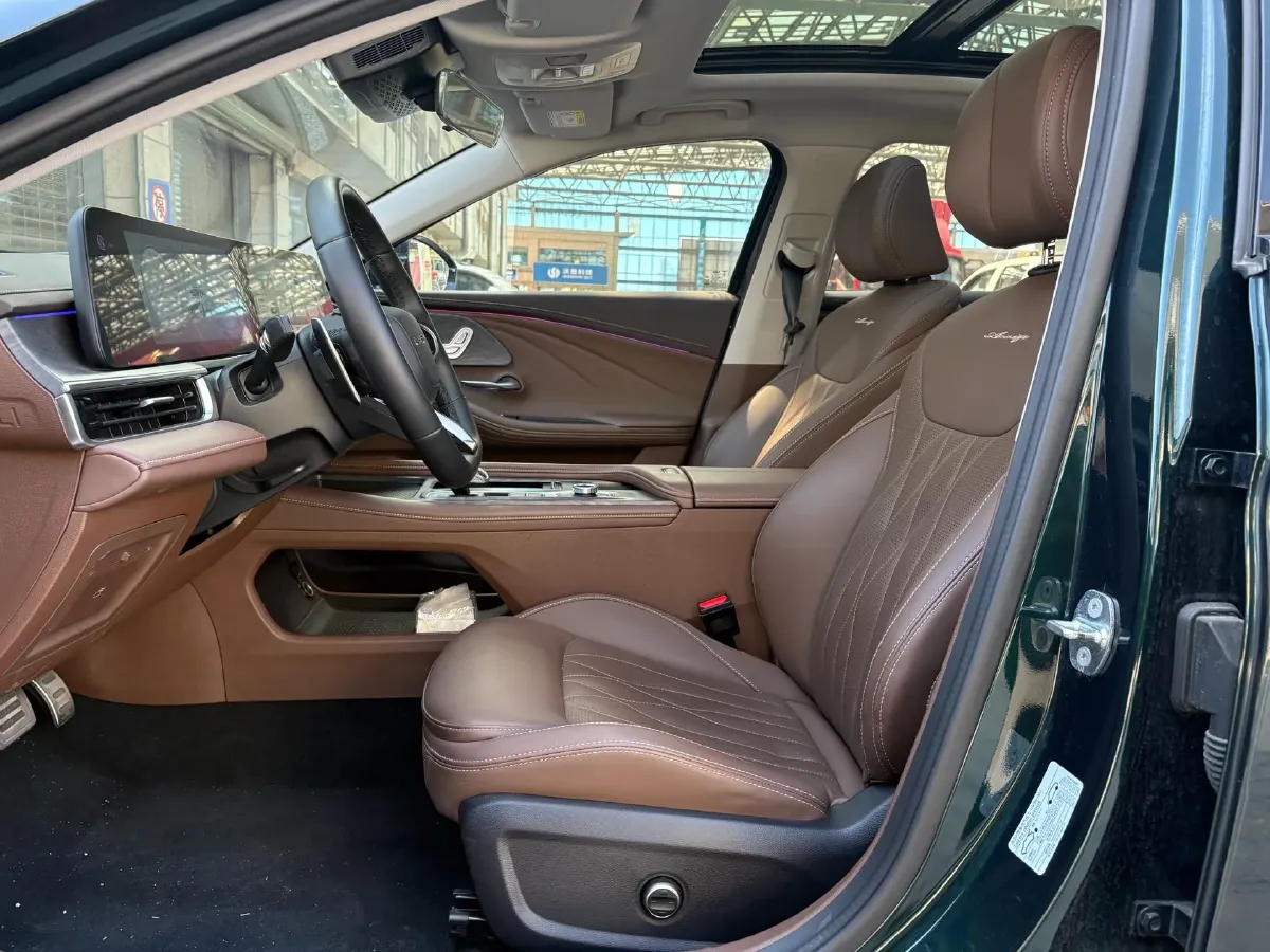 2023 Chery Arrizo 8 2.0T 254HP L4 7DCT,autocango,china used car exporter,china ev exporter,chinese used car exporter,chinese used ev exporter
