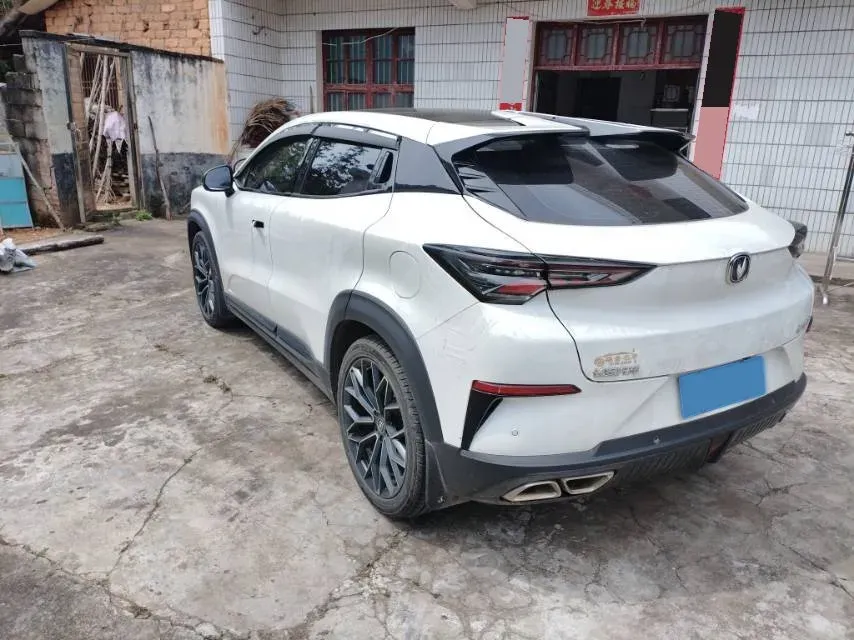 2022 ChangAn UNI-T 1.5T 188HP L4 7DCT,autocango,china used car exporter,china ev exporter,chinese used car exporter,chinese used ev exporter