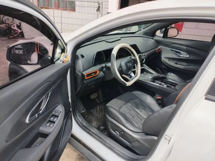2022 ChangAn UNI-T 1.5T 188HP L4 7DCT,autocango,china used car exporter,china ev exporter,chinese used car exporter,chinese used ev exporter