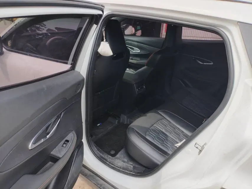 2022 ChangAn UNI-T 1.5T 188HP L4 7DCT,autocango,china used car exporter,china ev exporter,chinese used car exporter,chinese used ev exporter