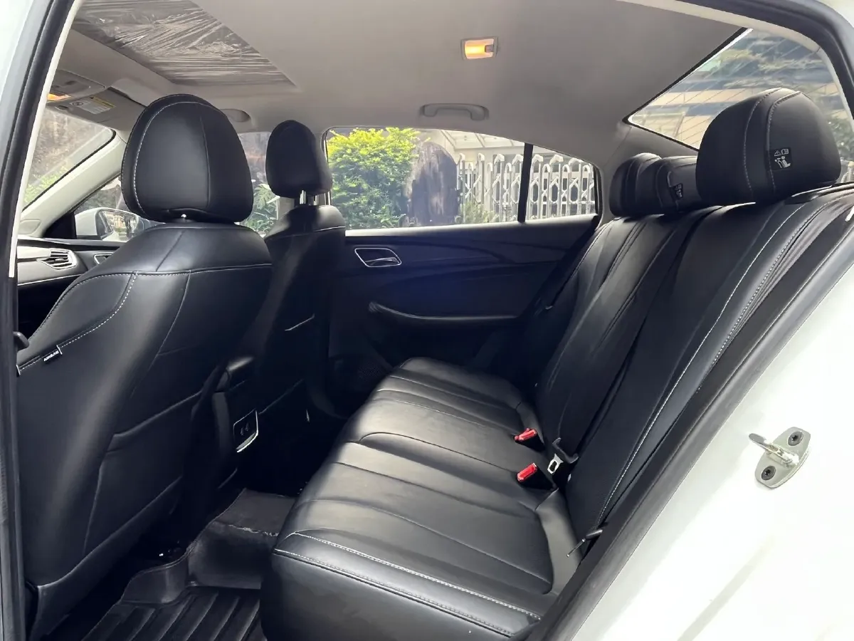 2020 Roewe i5 1.5L 120HP L4 CVT,autocango,china used car exporter,china ev exporter,chinese used car exporter,chinese used ev exporter
