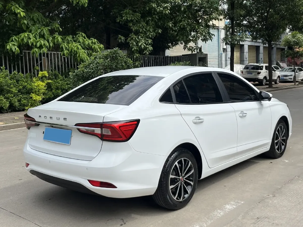 2020 Roewe i5 1.5L 120HP L4 CVT,autocango,china used car exporter,china ev exporter,chinese used car exporter,chinese used ev exporter