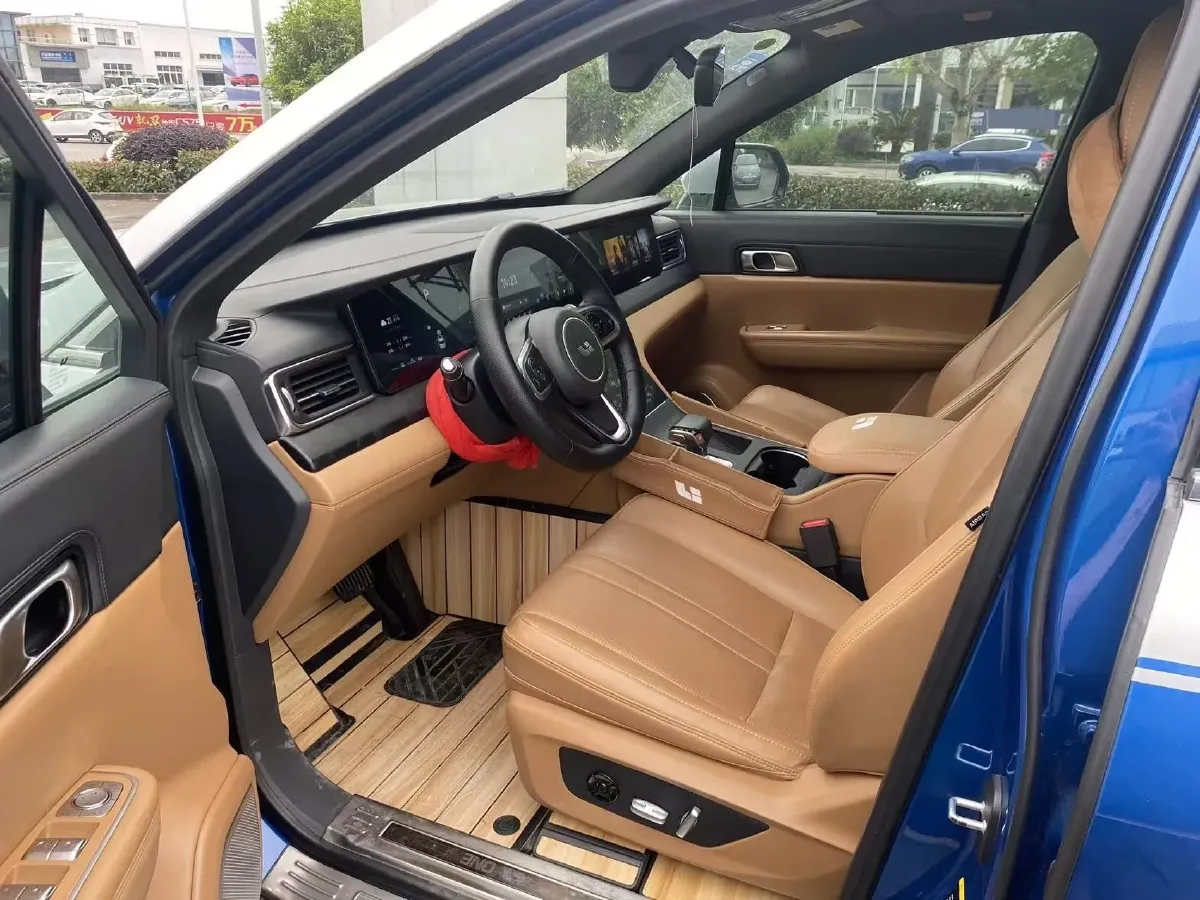 2020 Li ONE Range Extended 131HP REEV 40.5KWH,autocango,china used car exporter,china ev exporter,chinese used car exporter,chinese used ev exporter