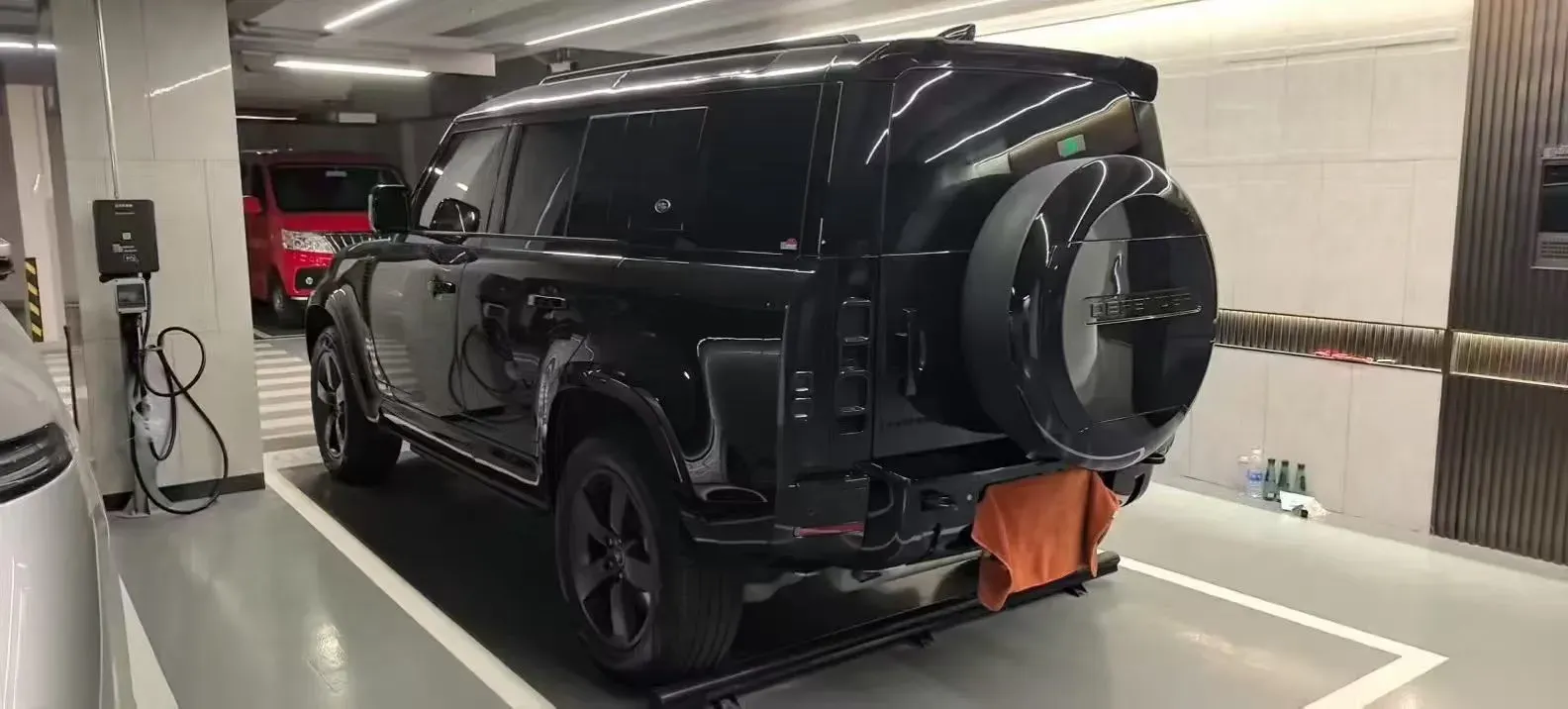 2024 Land Rover Defender 3.0T 400HP L6 8AT,autocango,china used car exporter,china ev exporter,chinese used car exporter,chinese used ev exporter