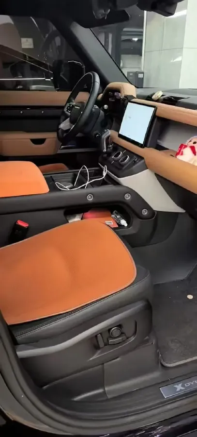 2024 Land Rover Defender 3.0T 400HP L6 8AT,autocango,china used car exporter,china ev exporter,chinese used car exporter,chinese used ev exporter